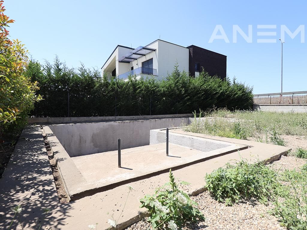 Shtëpi në shitje 354m² në Veternik 2