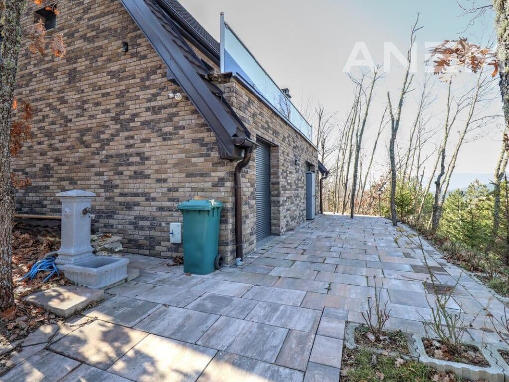Vilë në shitje 200m² në Makresh