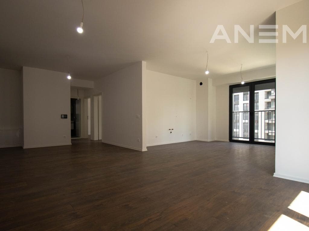 Zyre me qira me 3 hapësira pune në lagjen Pejton