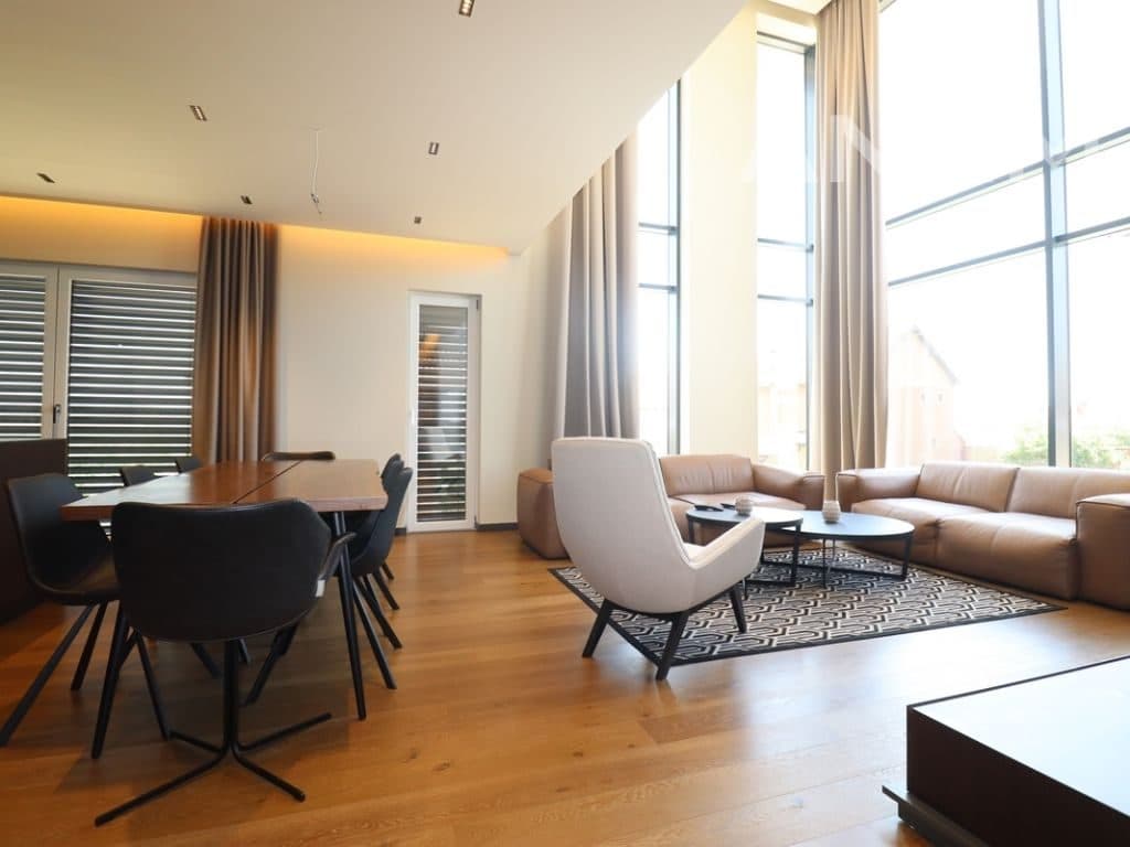 Shtëpi me qira 300m2 ne Obiliq ( Kastriot)