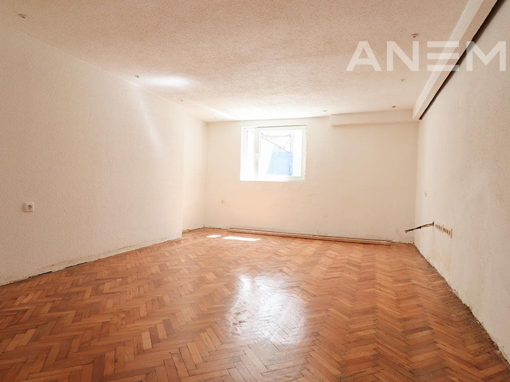 Shtëpi me qira 360m² në Aktash 3