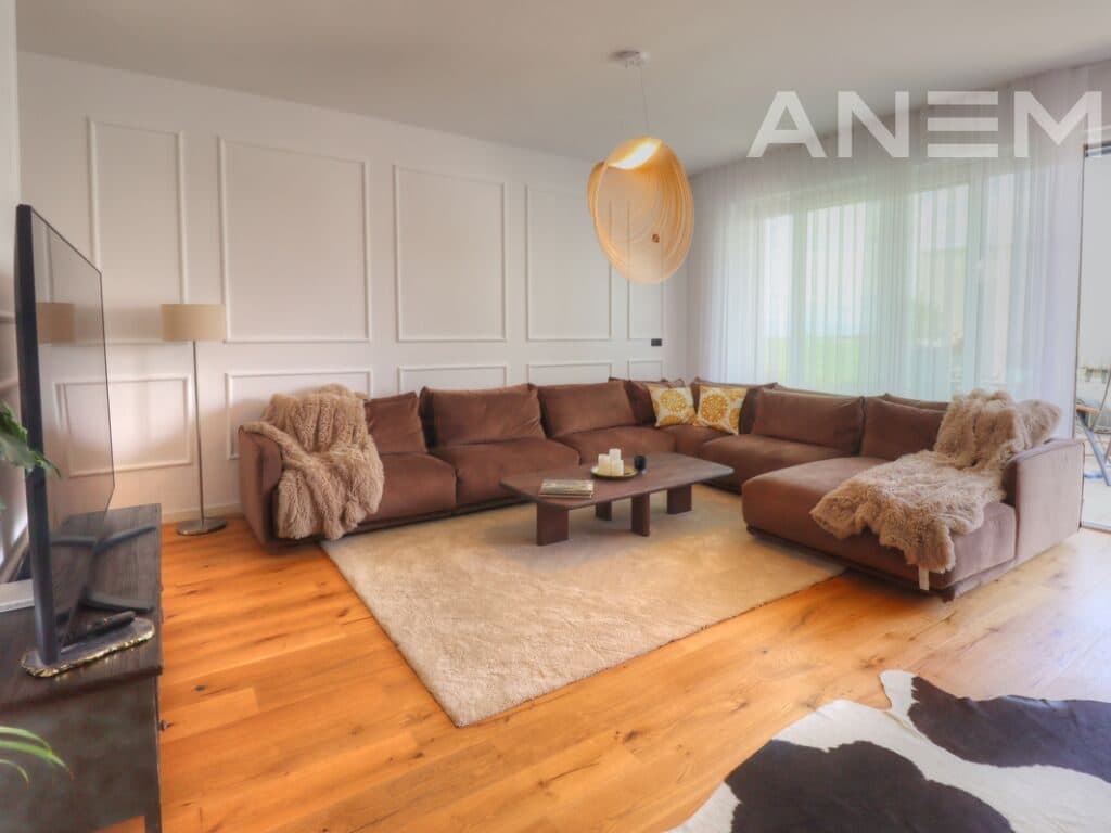 Terracier në shitje 162m2 + 51m2 në Marigona Hill 3