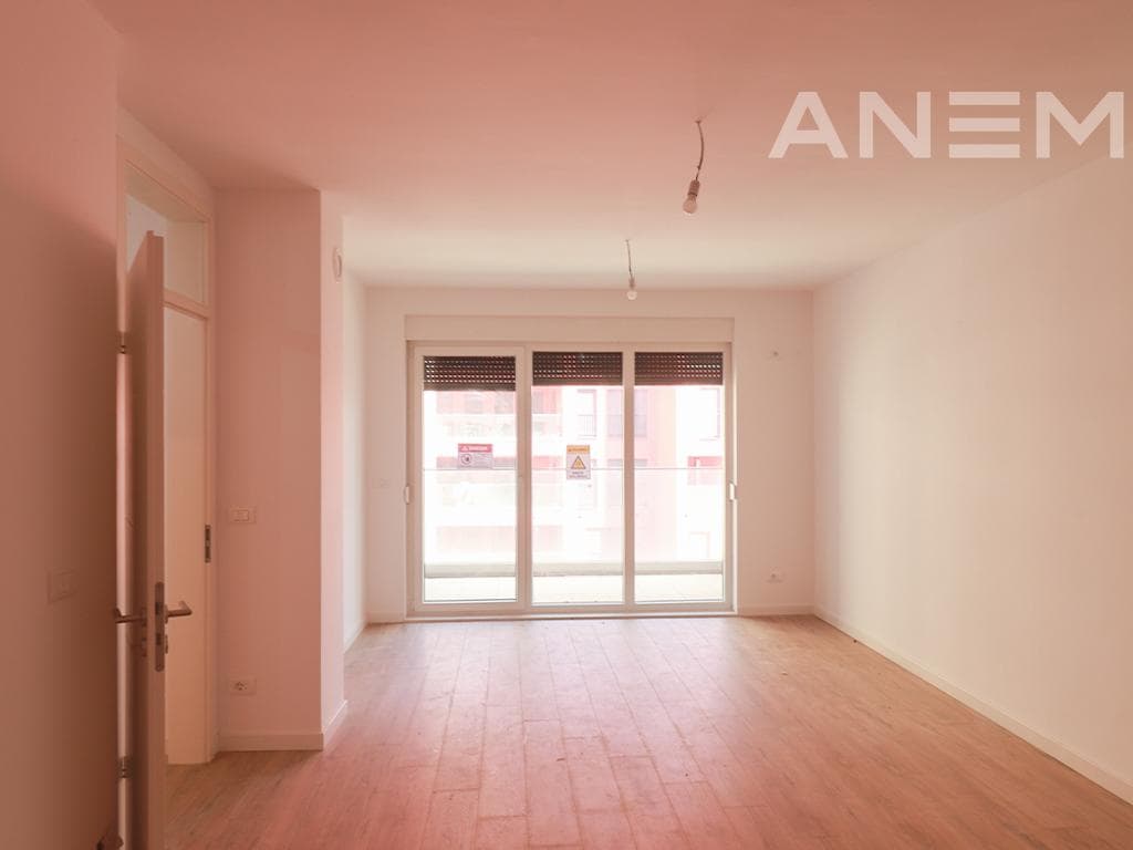 Banesë në shitje 86m² në Rrugën C