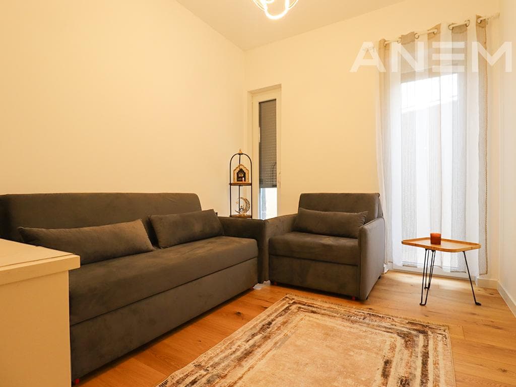 Terracier me qira 155m² + 91m² tarrace në Marigona Hill 4