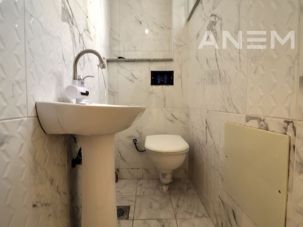 Zyre me qira 131m² në Qendër 3