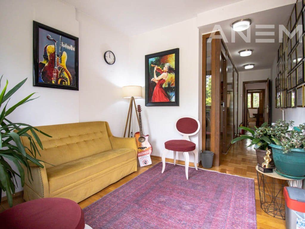 Zyre me qira me 4 hapësira pune në Dardani 3