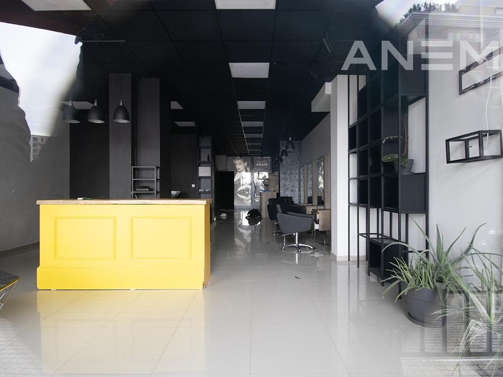 Lokal me qira 87m² në Rrugën C 3