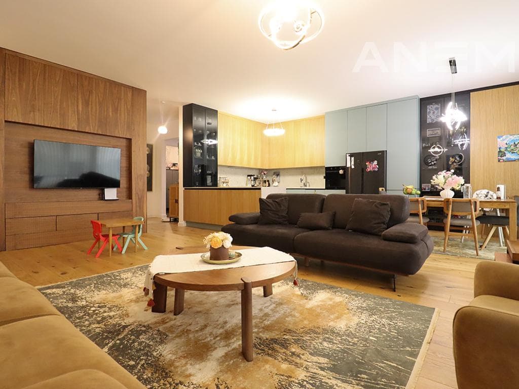 Terracier me qira 155m² + 91m² tarrace në Marigona Hill 2