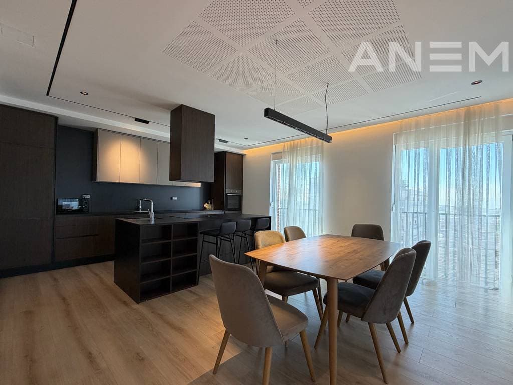 Penthouse në shitje 226m² në lagjen Bregu i Diellit