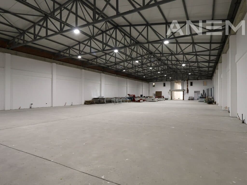 Objekt me qira 1700m² në magjistralen Prishtinë - Ferizaj 4