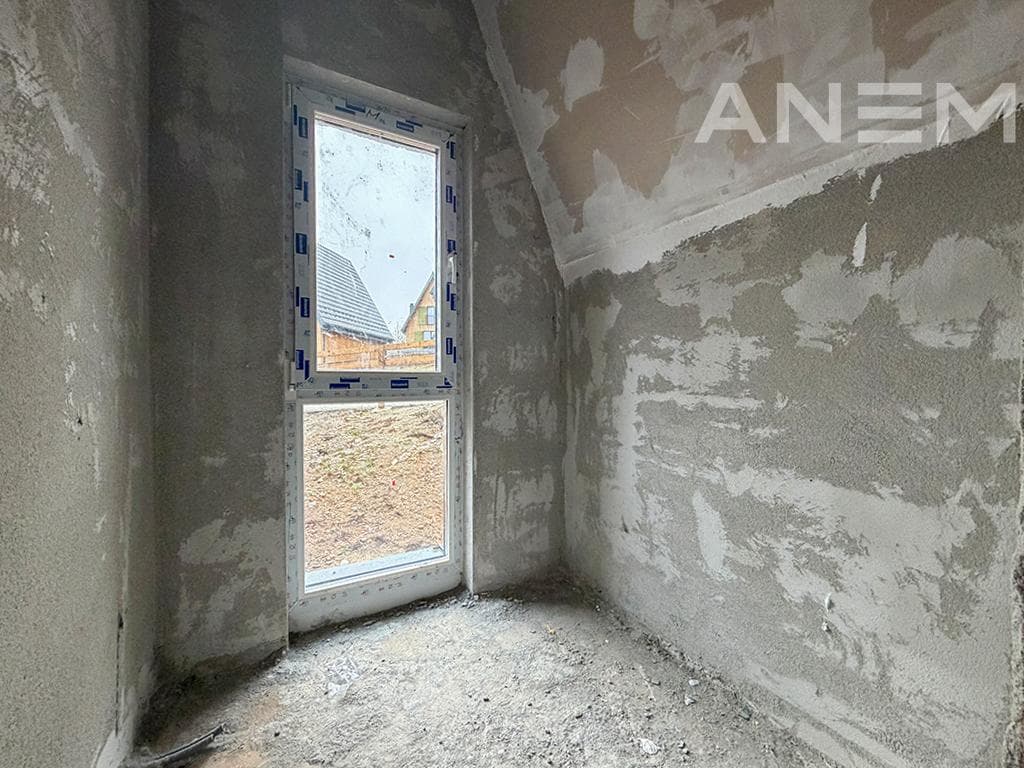 Vilë në shitje 140m² në Novobërdë