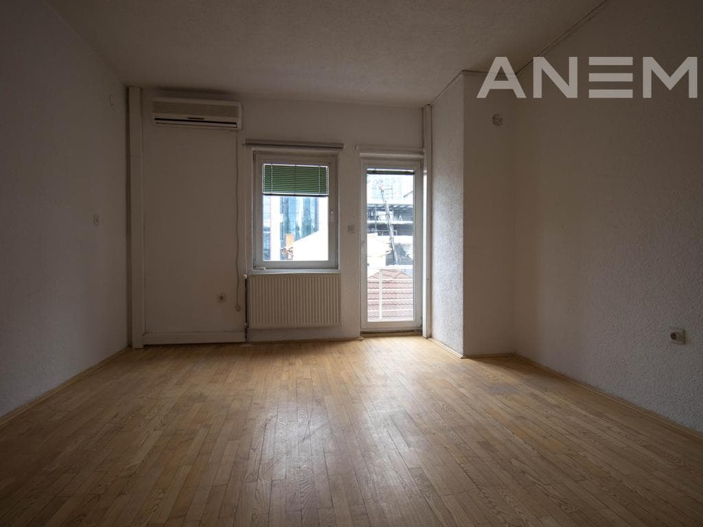 Zyre me qira me 20 hapësira pune në Pejton 3