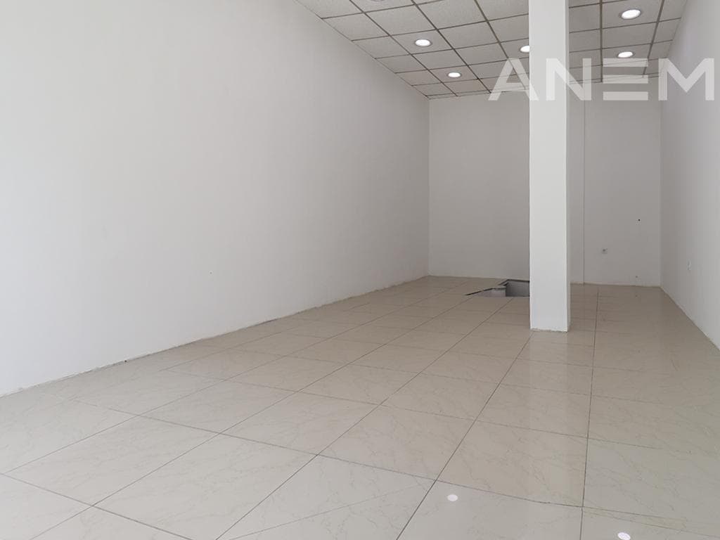 Lokal me qira me 2 hapësira pune në Ulpianë 3
