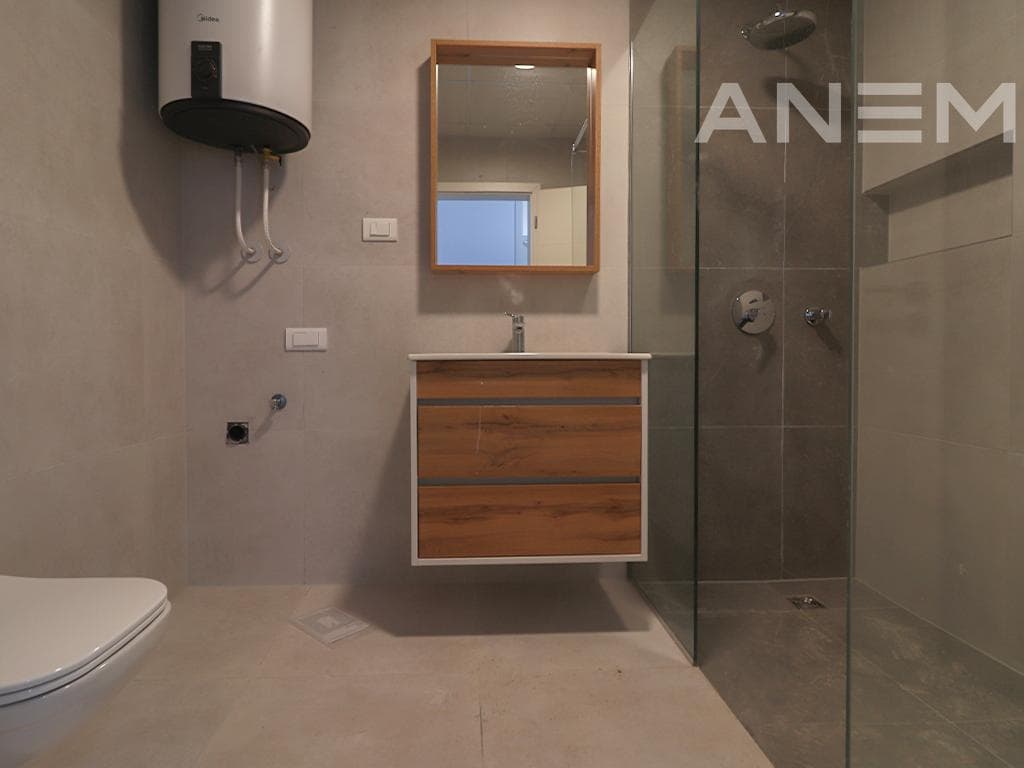 Banesë në shitje 86m² në Rrugën C