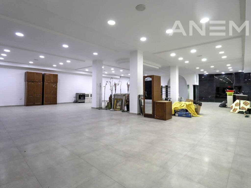 Objekt me qira 600m² në Breg të Diellit 3