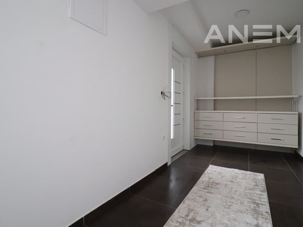Shtëpi me qira 174m² në Marigona Residence 3