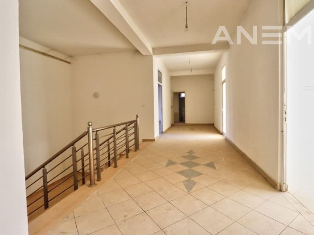 Zyre me qira 400m² në Fushë Kosovë