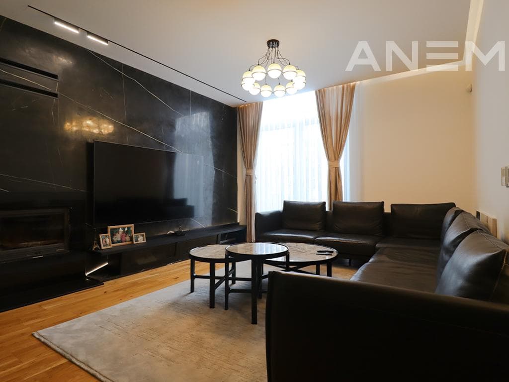 Shtëpi me qira me 3 dhoma gjumi në Royal Green Residence