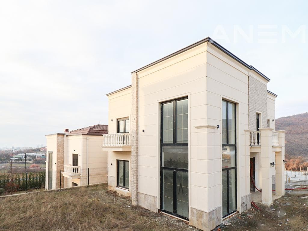 Shtëpi në shitje 374.76m² në lagjen Royal Green Residence 4
