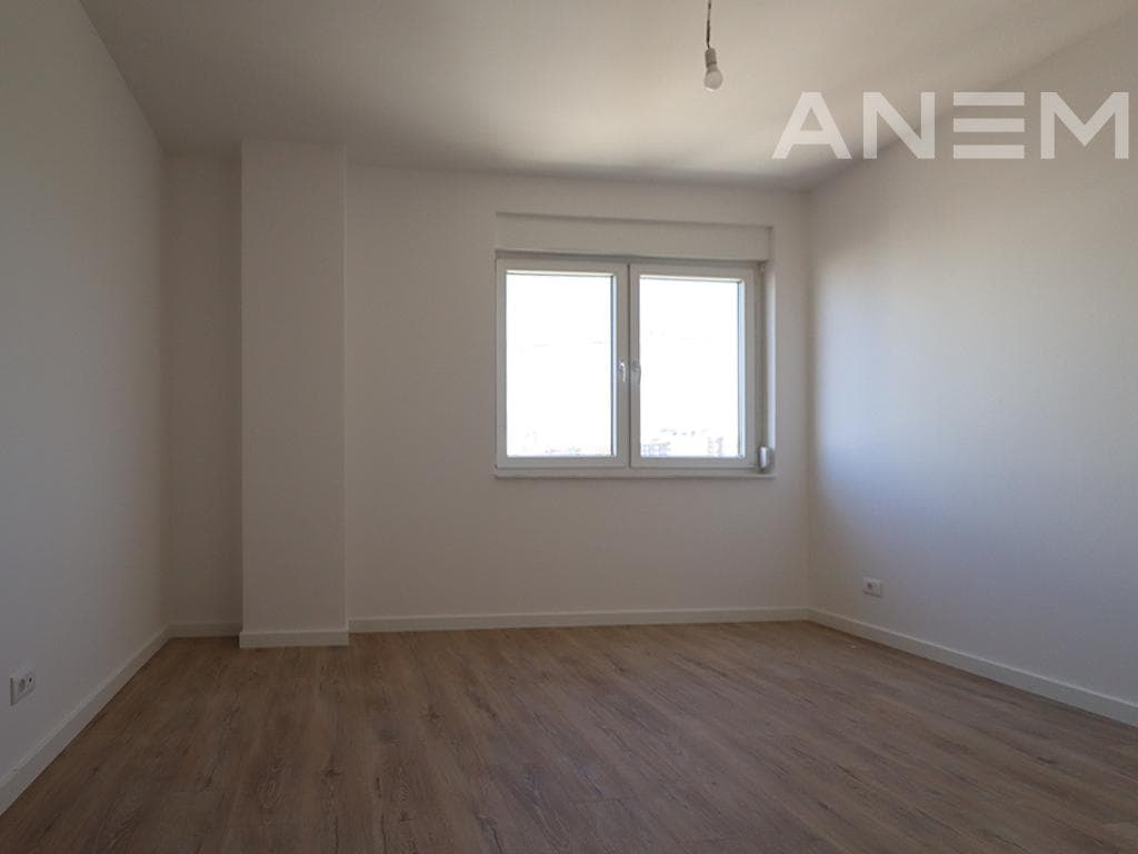 Zyre me qira me 4 hapësira pune te Kodrina 2