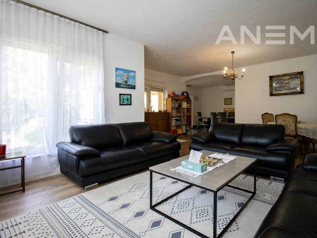 Shtëpi në shitje 440m² në lagjen Mati 1 3