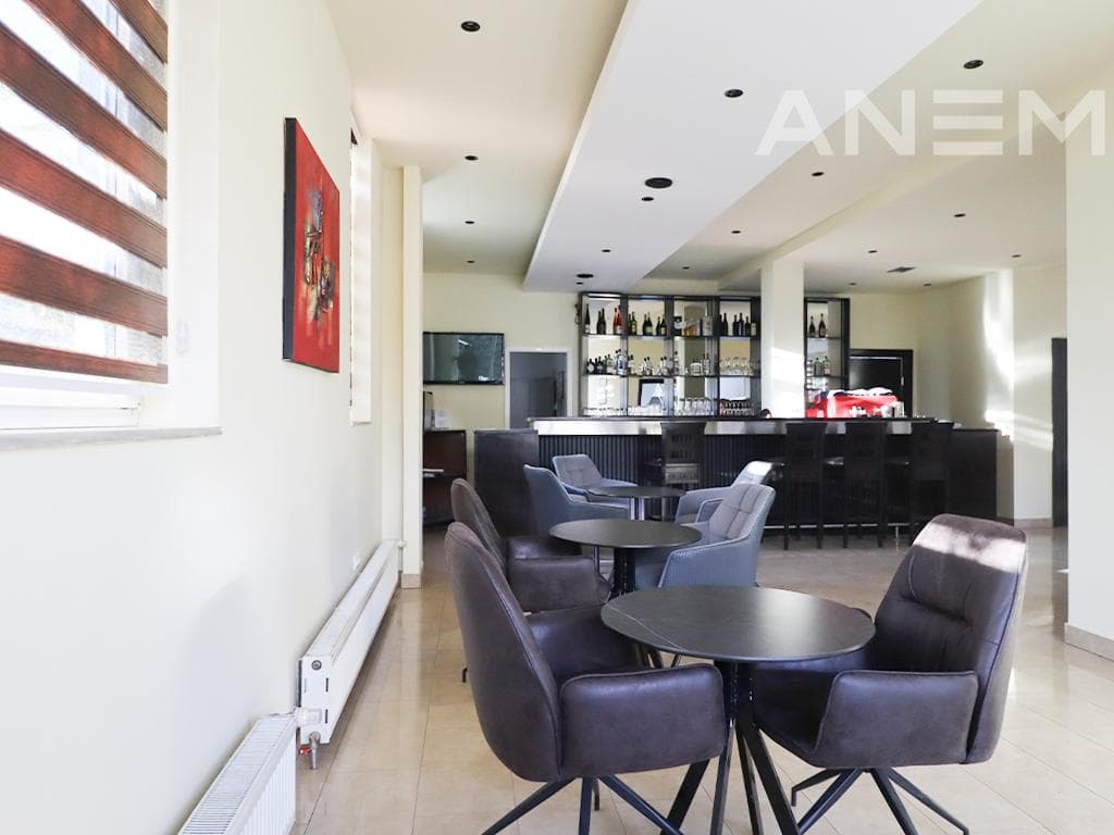 Hotel me qira 900m² në rrugën Shpëtim Robaj 3
