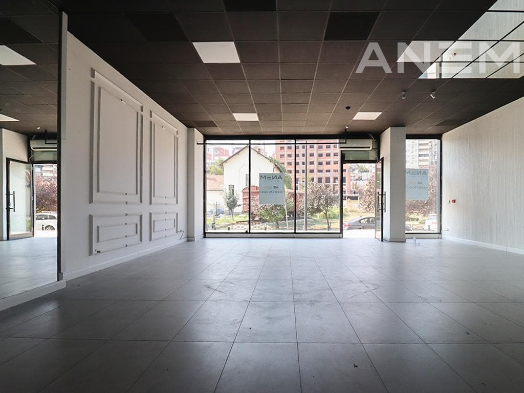 Lokal me qira 90m² në lagjen Lakrishtë 3