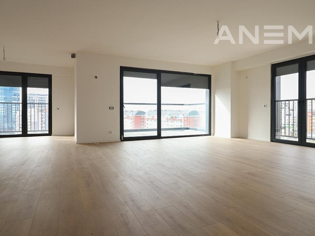 Duplex me qira me 3 dhoma gjumi në Lakrishtë