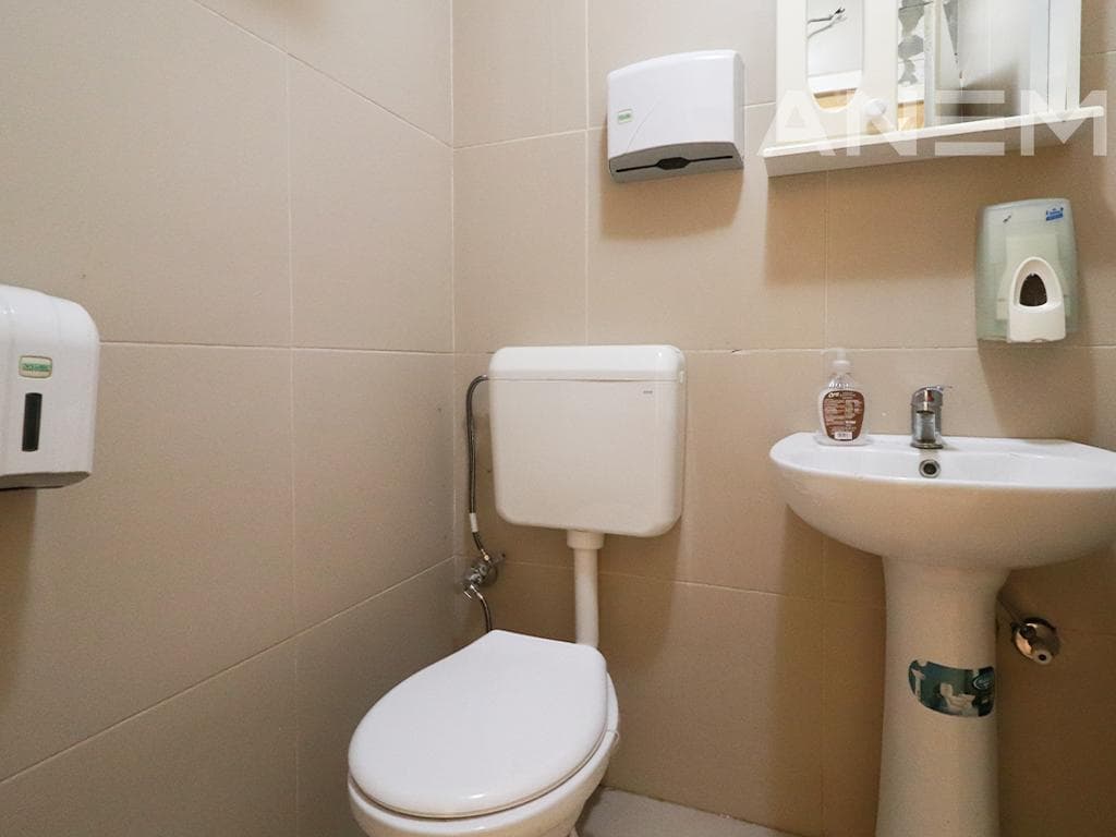 Zyre me qira me 1 hapësirë pune në Ulpianë 4