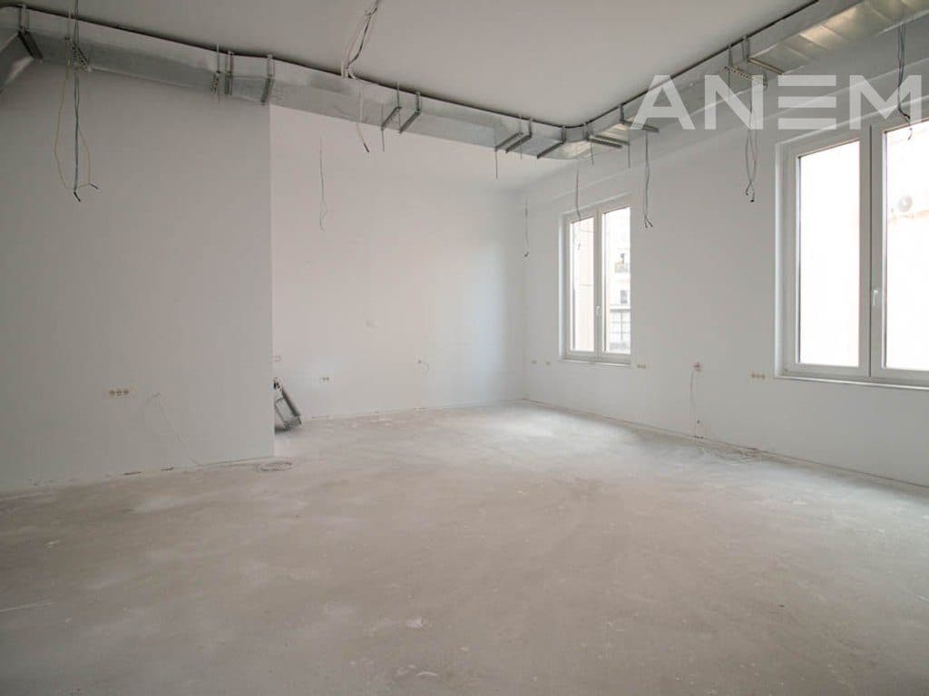 Zyre me qira 400m² në lagjen Bregu i Diellit. 3