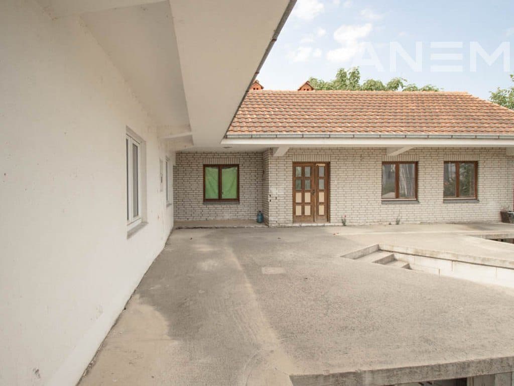 Shtëpi në shitje 230m² në Arbëri 3