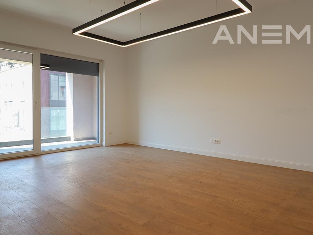 Zyre me qira me 3 hapësira pune në Aktash 2
