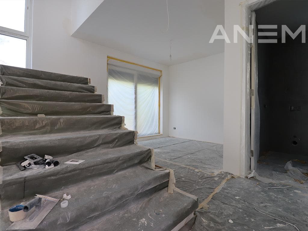 Shtëpi në shitje 354m² në Veternik 4