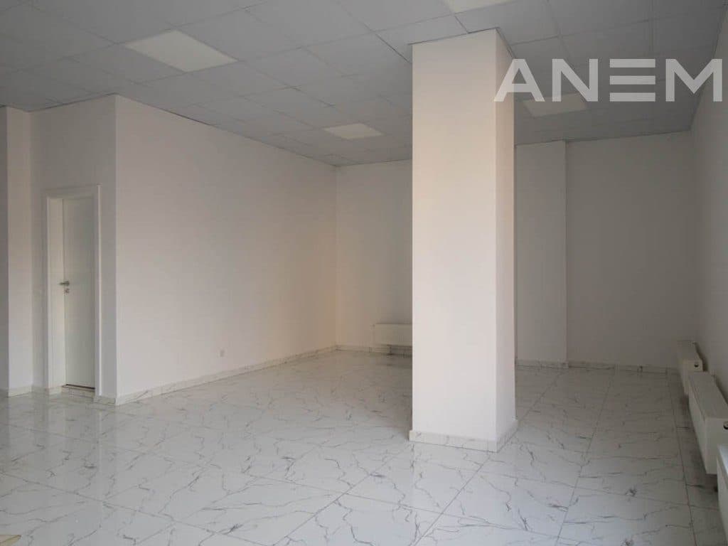 Lokal me qira 180m2 në Tophane 2