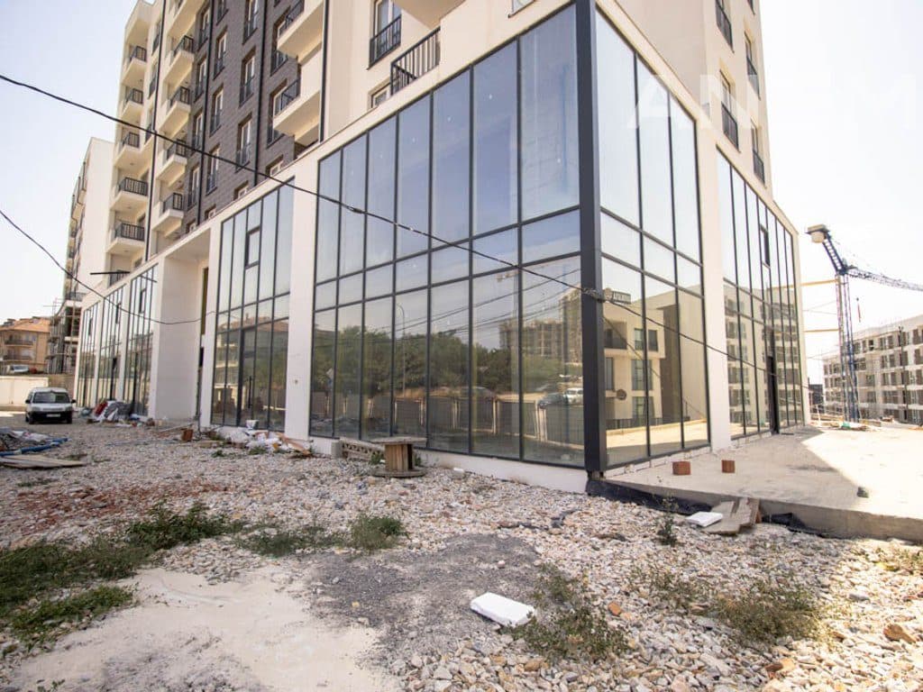 Lokal me qira 280m² në Veternik
