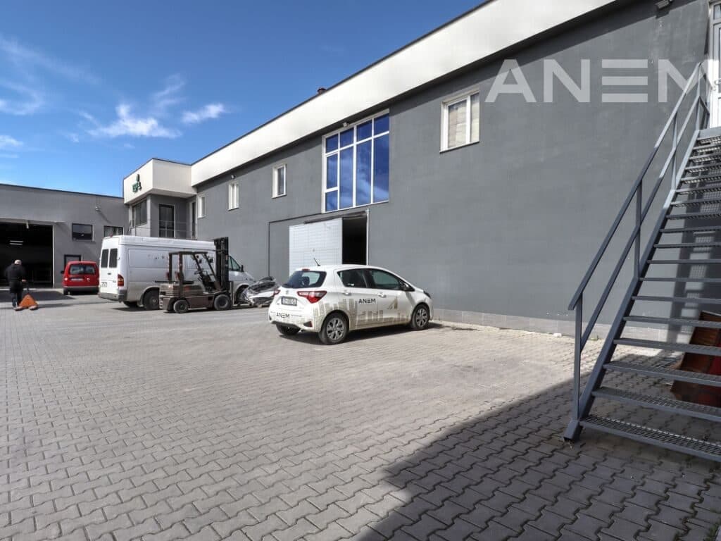Depo me qira 2400m² në Llapllasellë 2