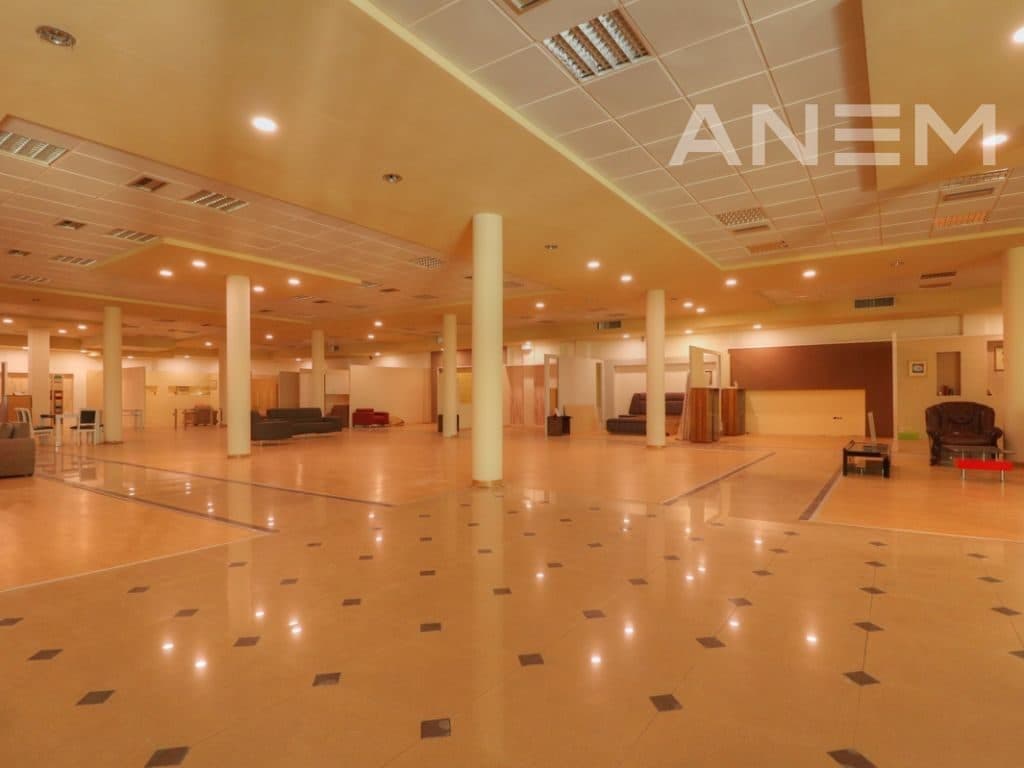 Objekt me qira 2600m2 te Prishtina Mall 2
