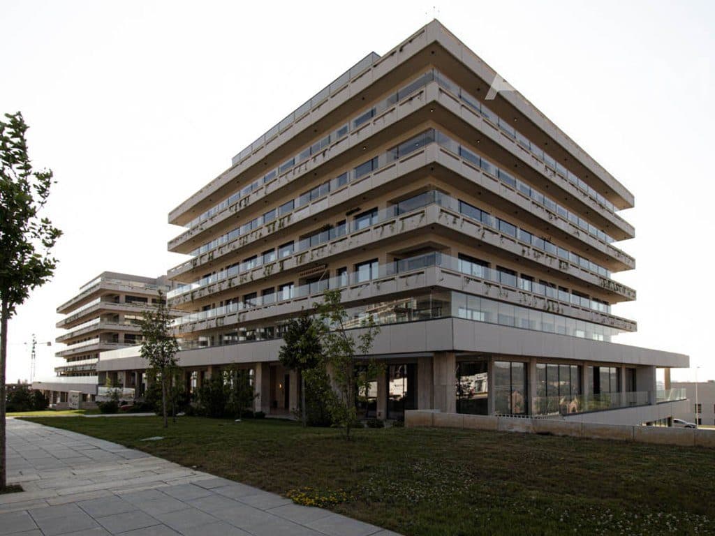 Duplex në shitje 238.18m² + 62.89m² tarracë në Marigona Hill