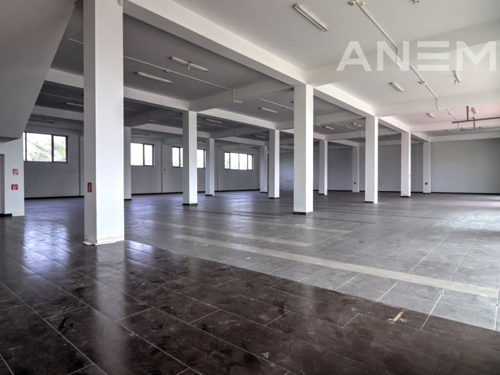 Objekt me qira 1850m² në Shkabaj-Orlloviq 2