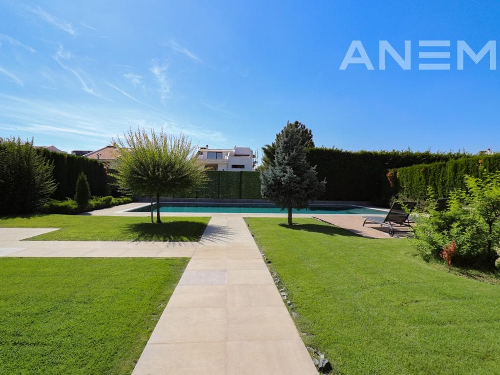 Shtëpi në shitje 700m² në Marigona Residence 2