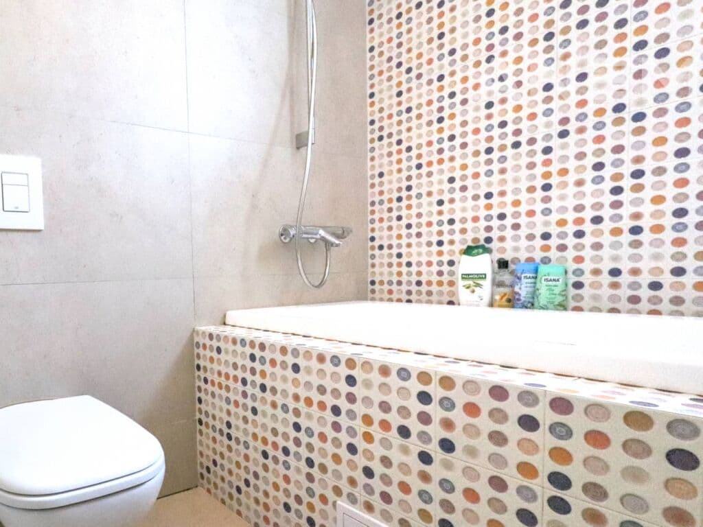 Shtëpi me qira 360m² në Marigona Residence