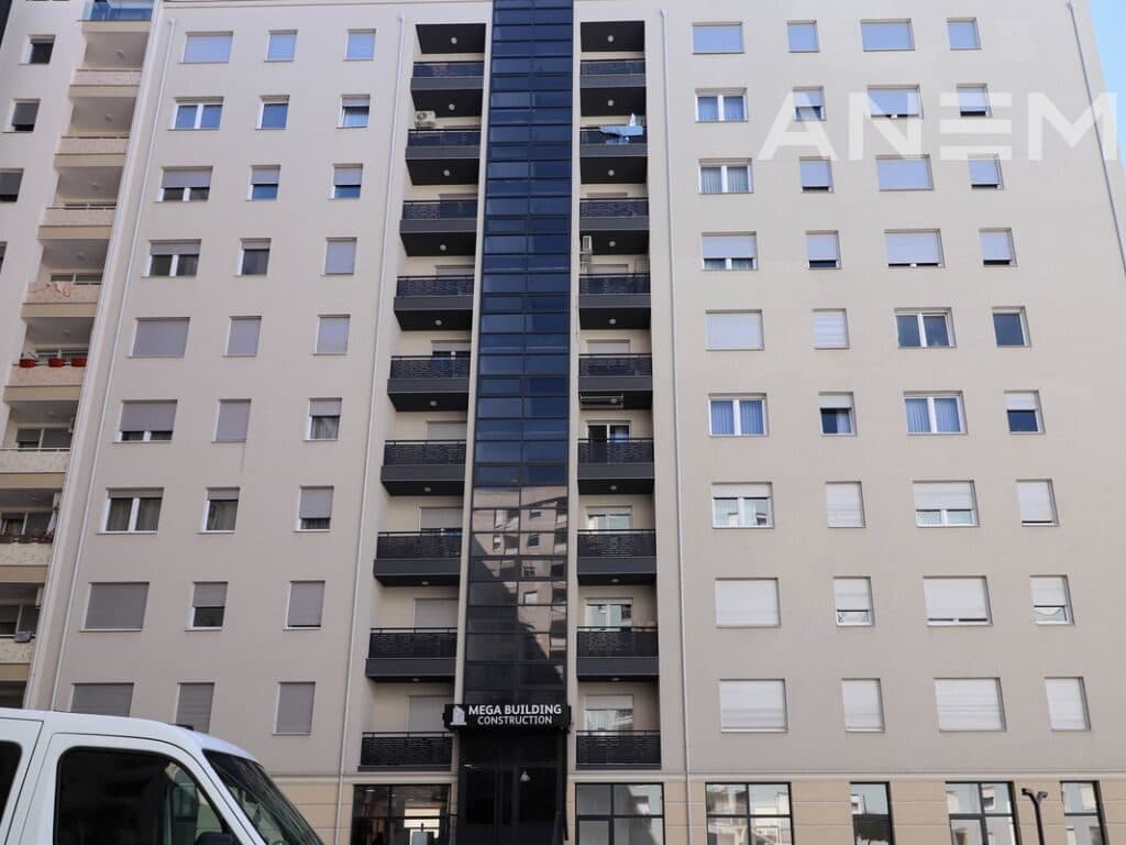 Banesë në shitje 80m² në lagjen Mati 1