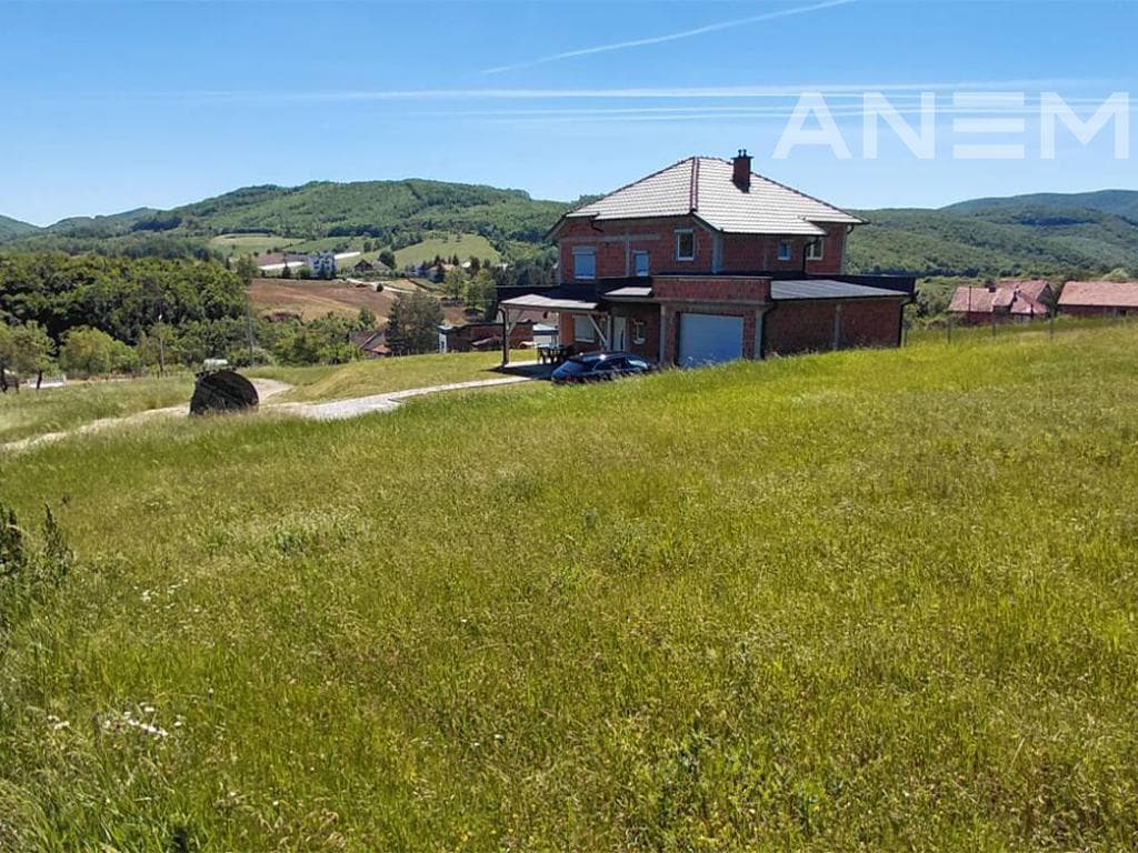 Shtëpi në shitje 204m² në Batllavë-Orllan