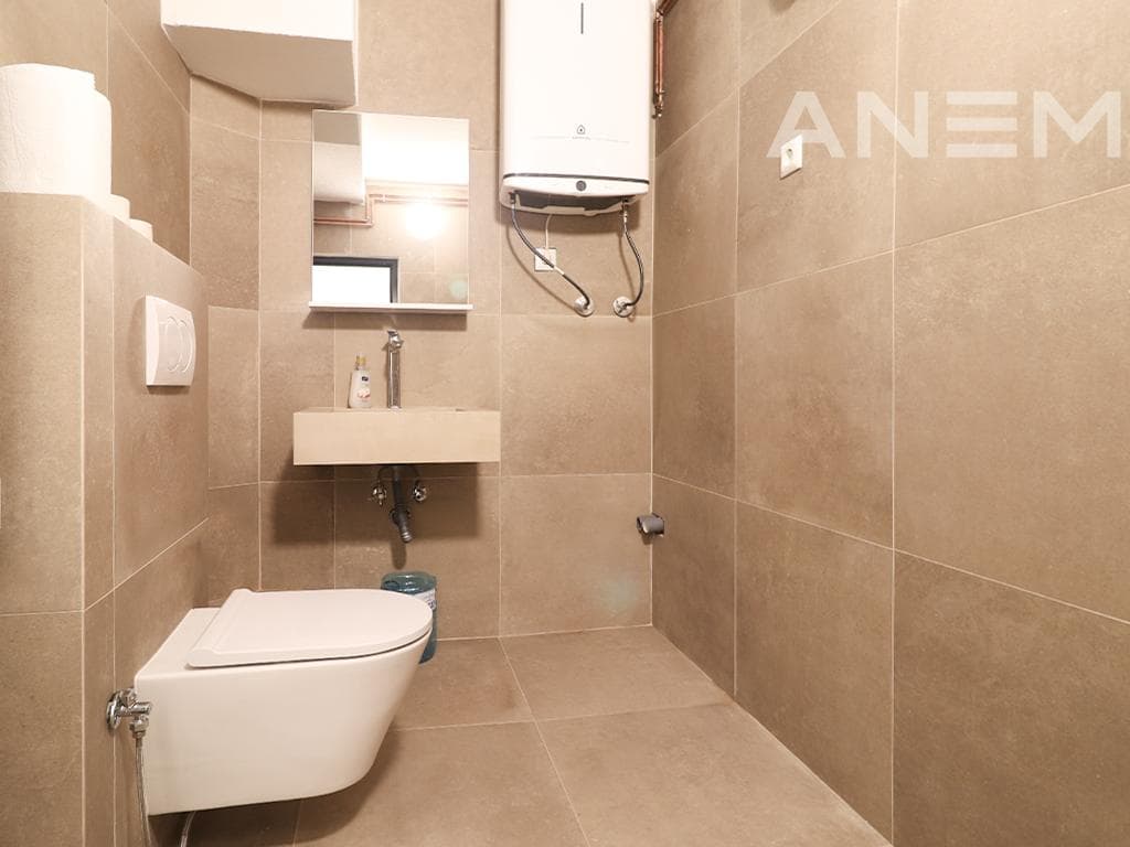 Lokal me qira me 1 hapësirë pune në Qendër 4