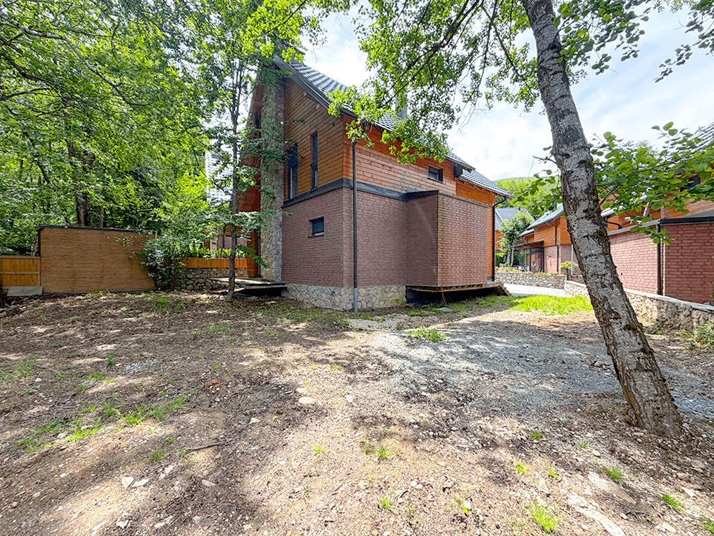 Vilë në shitje 177m² në Brezovicë