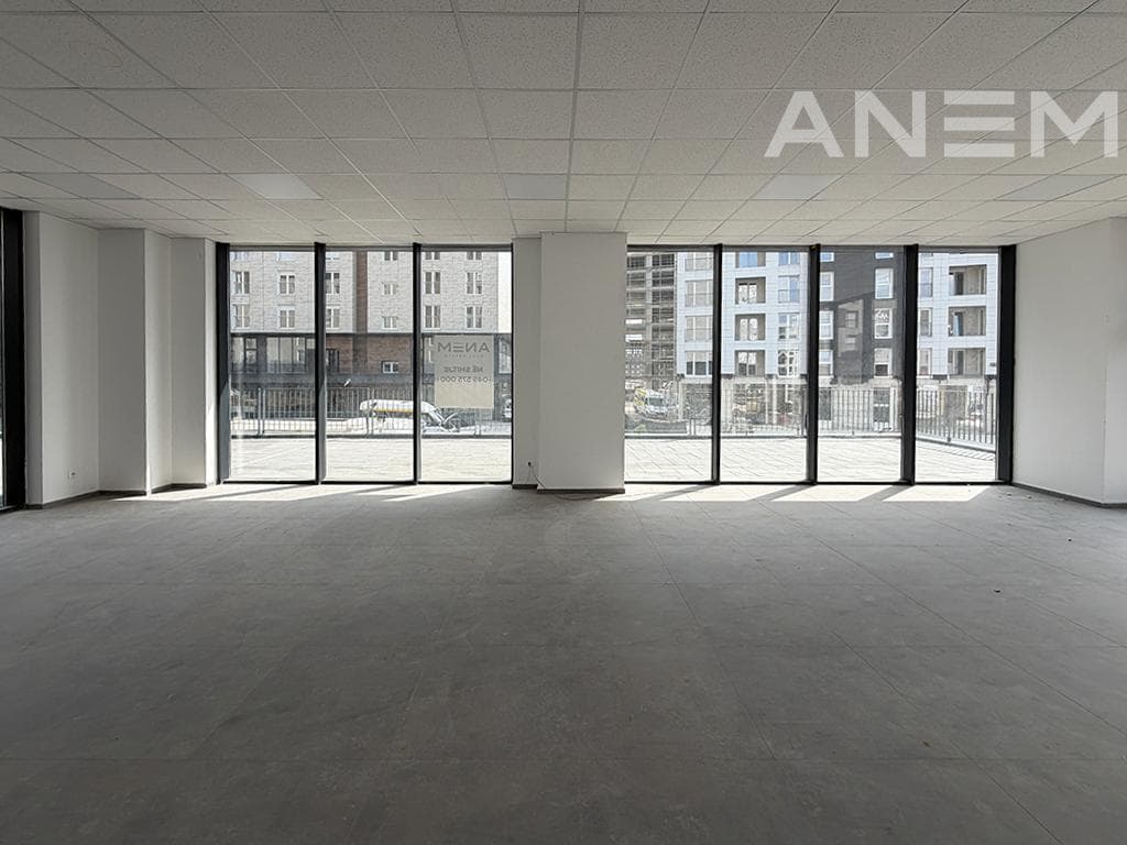 Lokal në shitje 93m² në Veternik 3