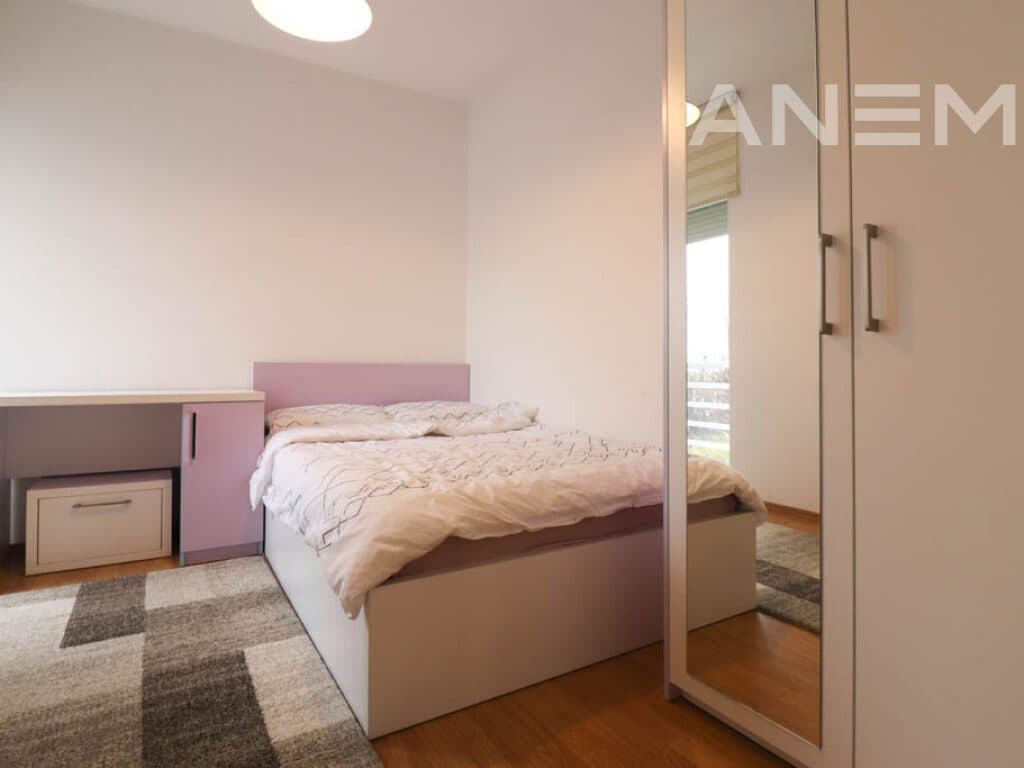 Shtëpi me qira 174m² në Marigona Residence