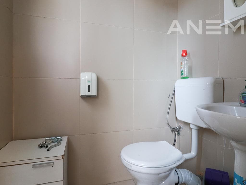 Zyre me qira me 1 hapësirë pune në Ulpianë 3