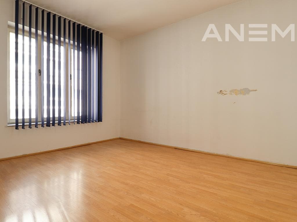 Zyre me qira me 3 hapësira pune në Qendër 2