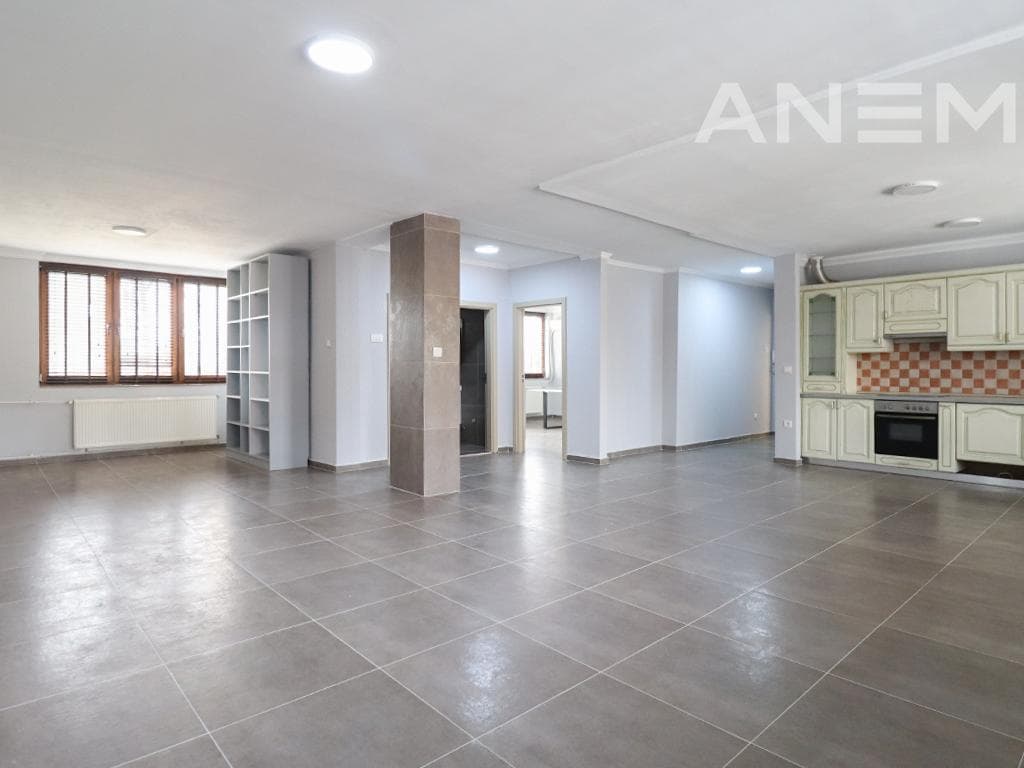 Zyre me qira me 4 hapësira pune në lagjen Aktash 3